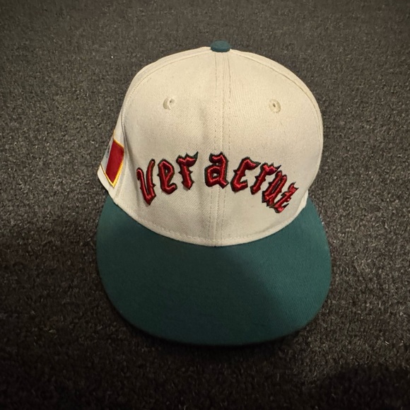 Vintage Style Cap with Embroidery - Picture 1 of 3